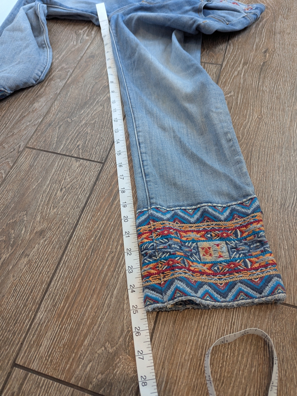 Driftwood Colette Jeans Size 30 Embroidered Cuffs Ankle Denim Colorful - Picture 8 of 9